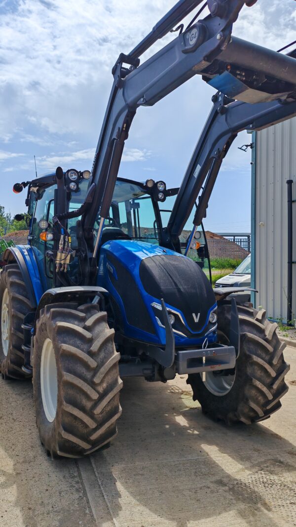 Valtra A115MH & G4s loader